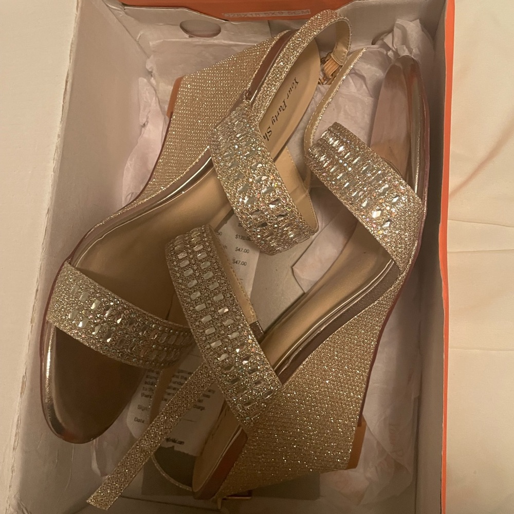 Elegant Gold Strappy Women's Wedge Sandals